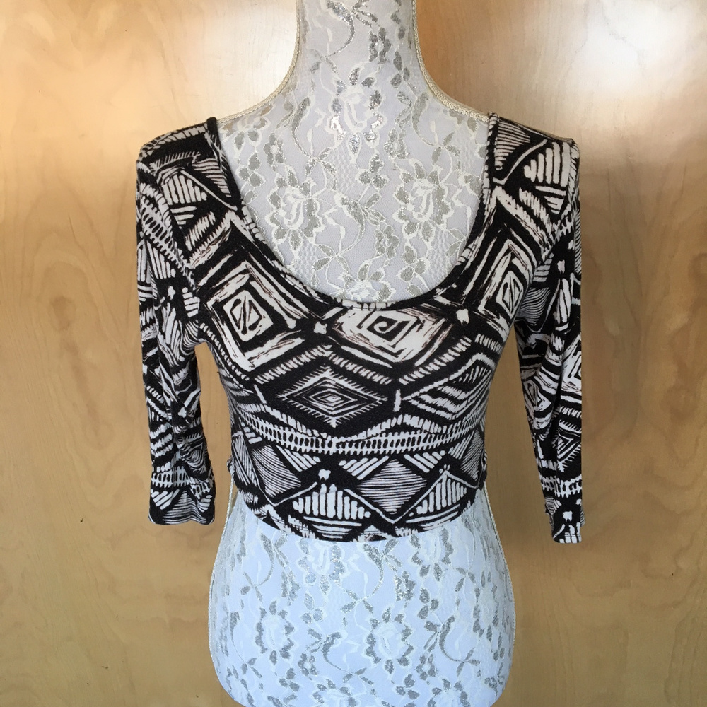 Long Sleeve Aztec Crop Top